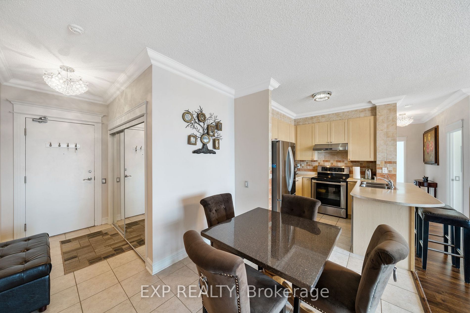 11121 Yonge St, #623