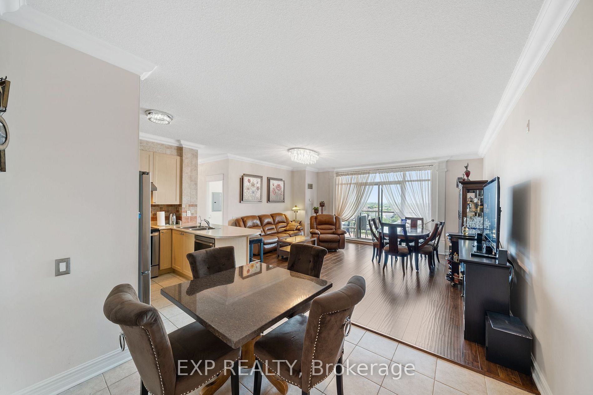 11121 Yonge St, #623