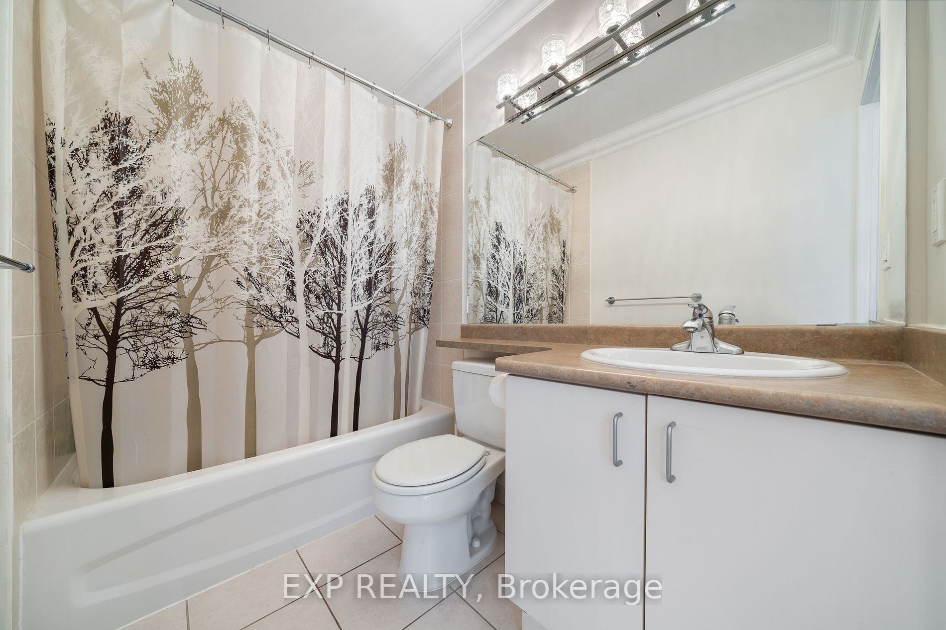 11121 Yonge St, #623