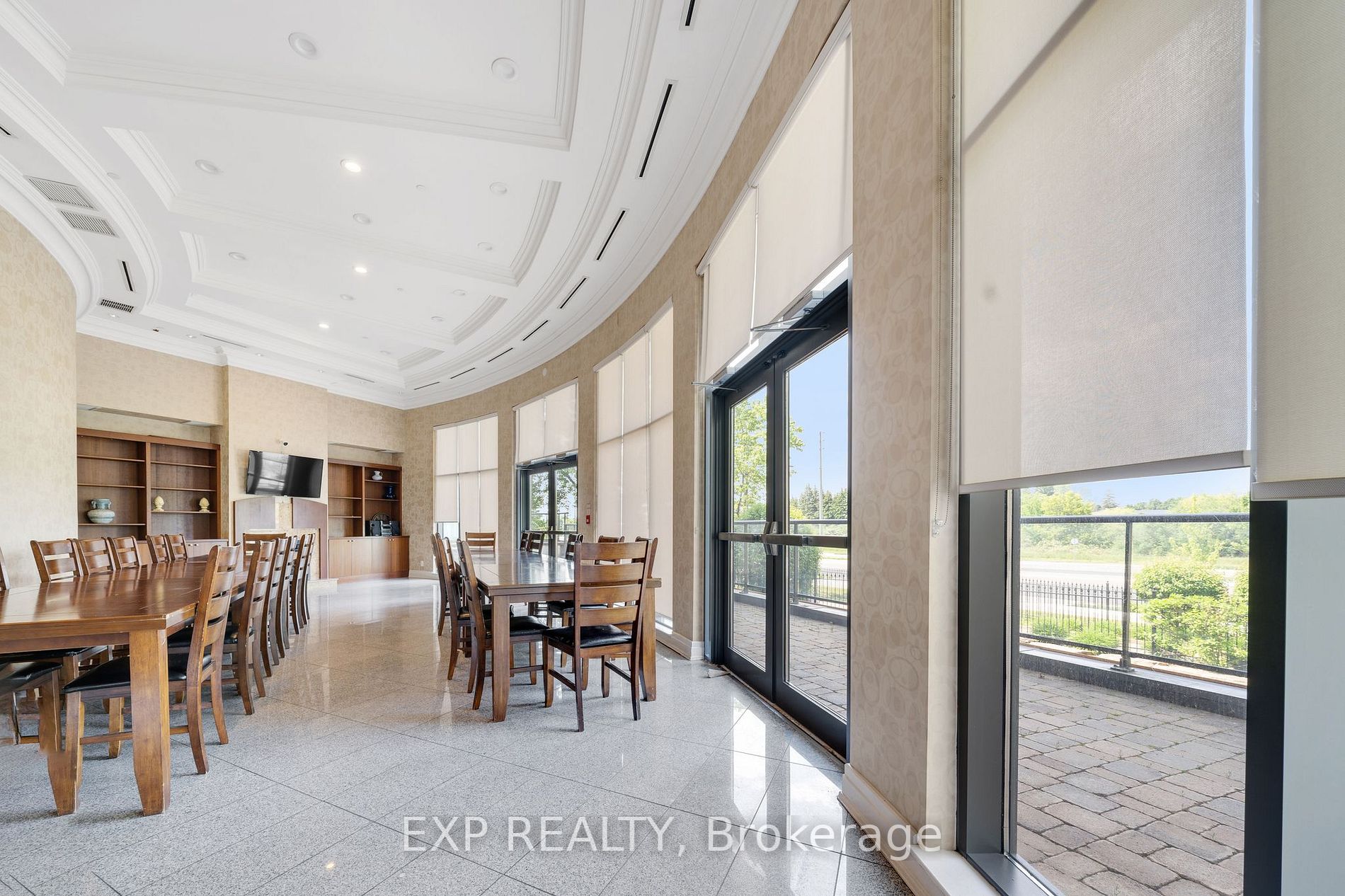 11121 Yonge St, #623
