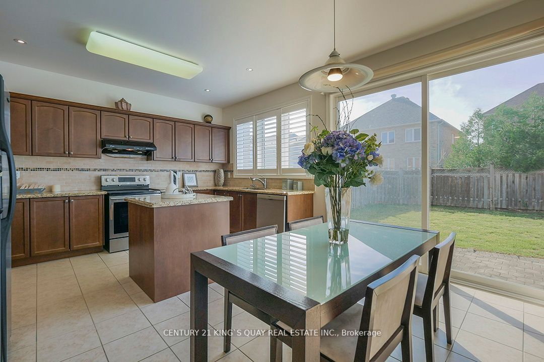 50 Castleglen Blvd