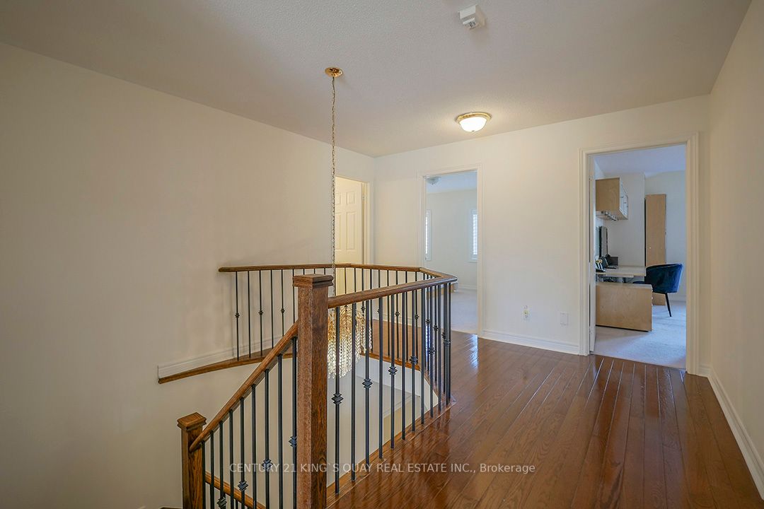 50 Castleglen Blvd