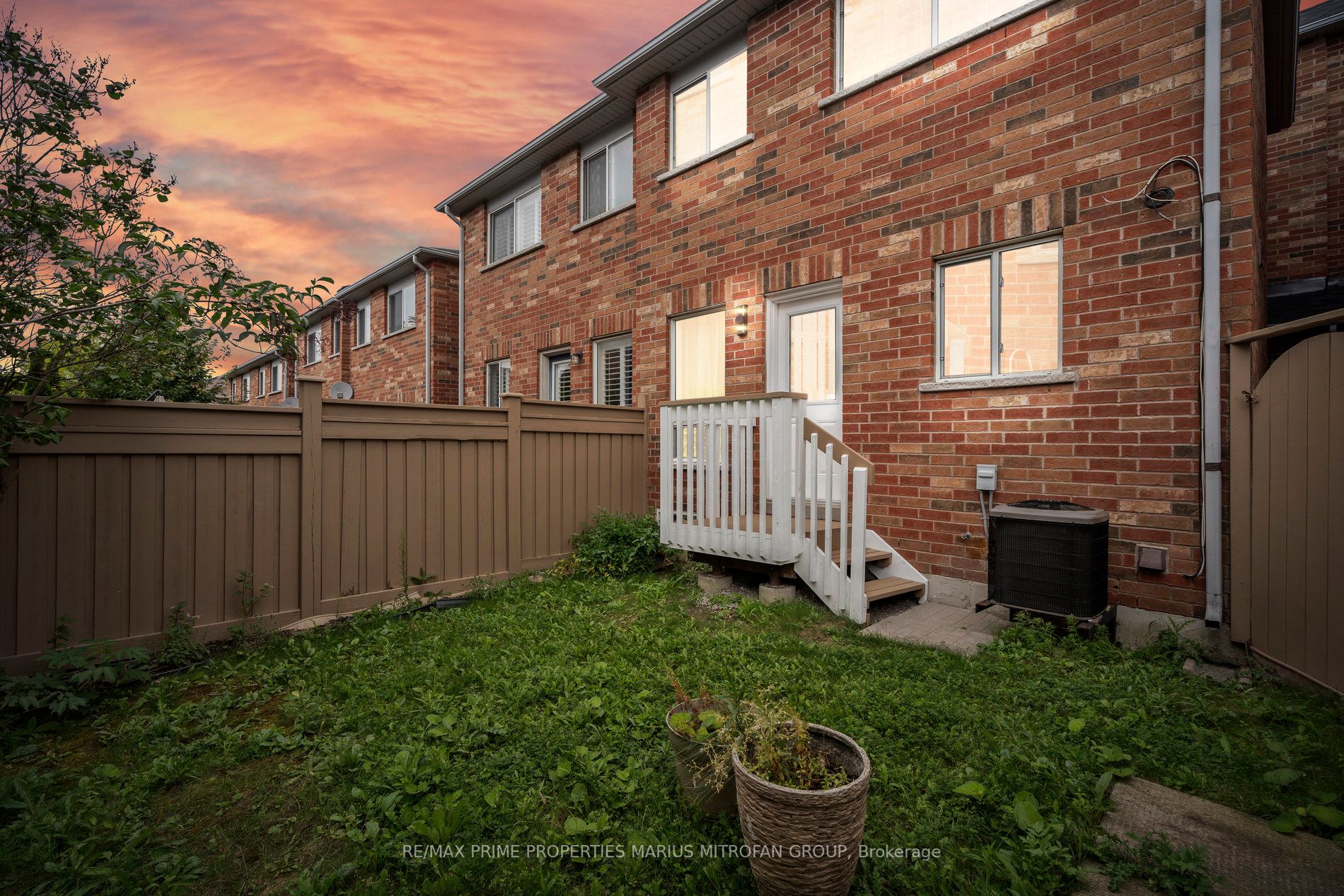 80 Barr Crescent