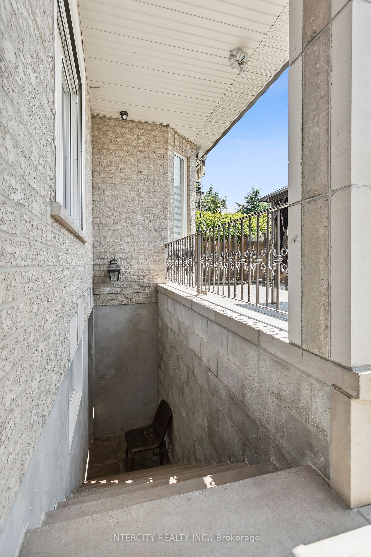 143 Monterey Rd