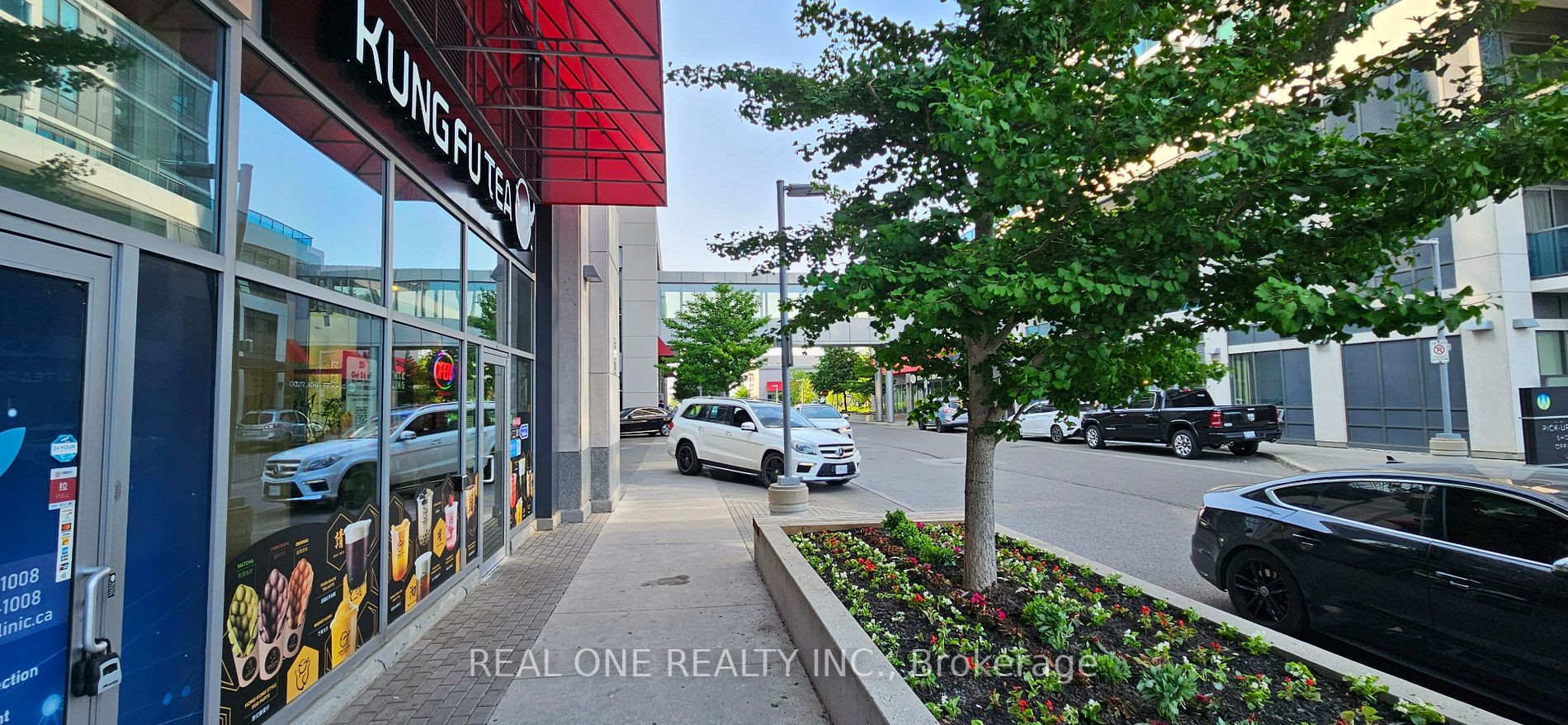 7163 Yonge St, #101