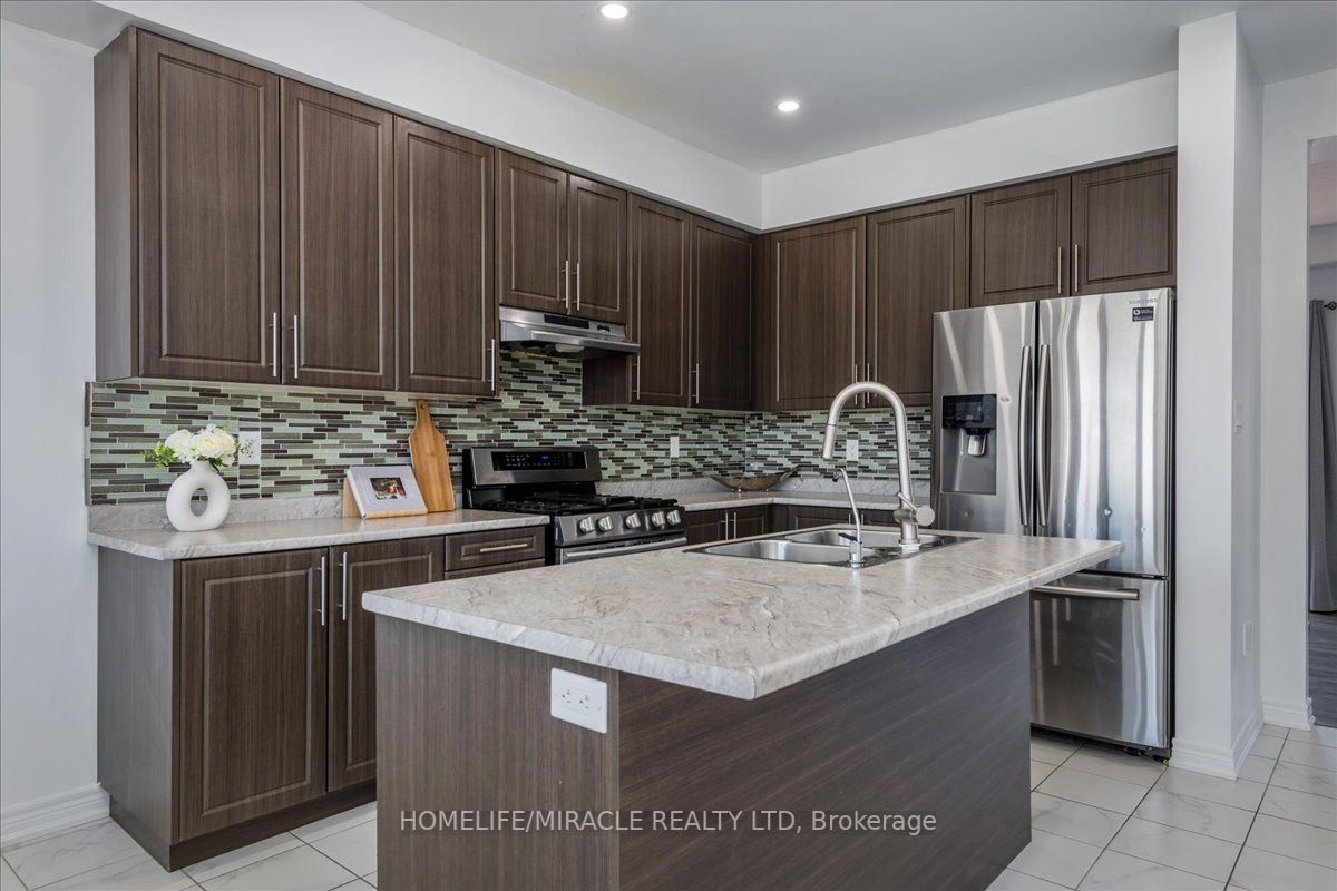 12 Janes Cres