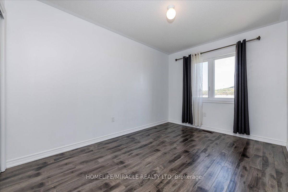 12 Janes Cres
