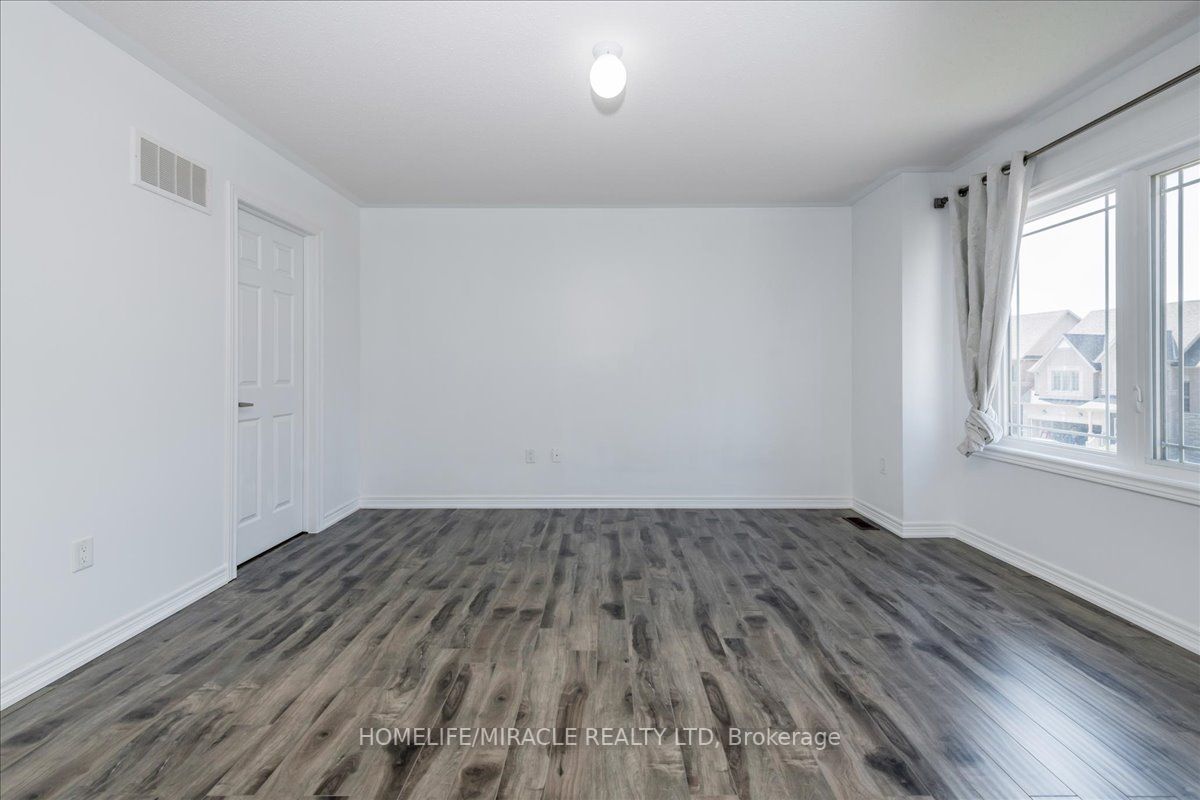 12 Janes Cres