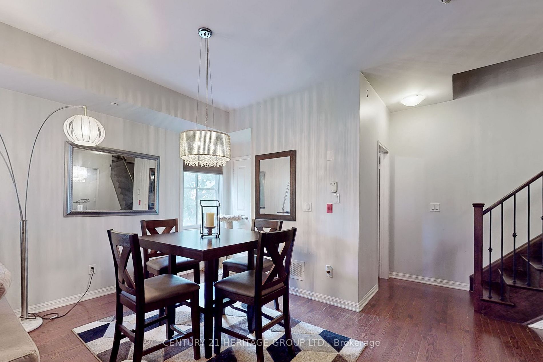 9589 Keele St, #206