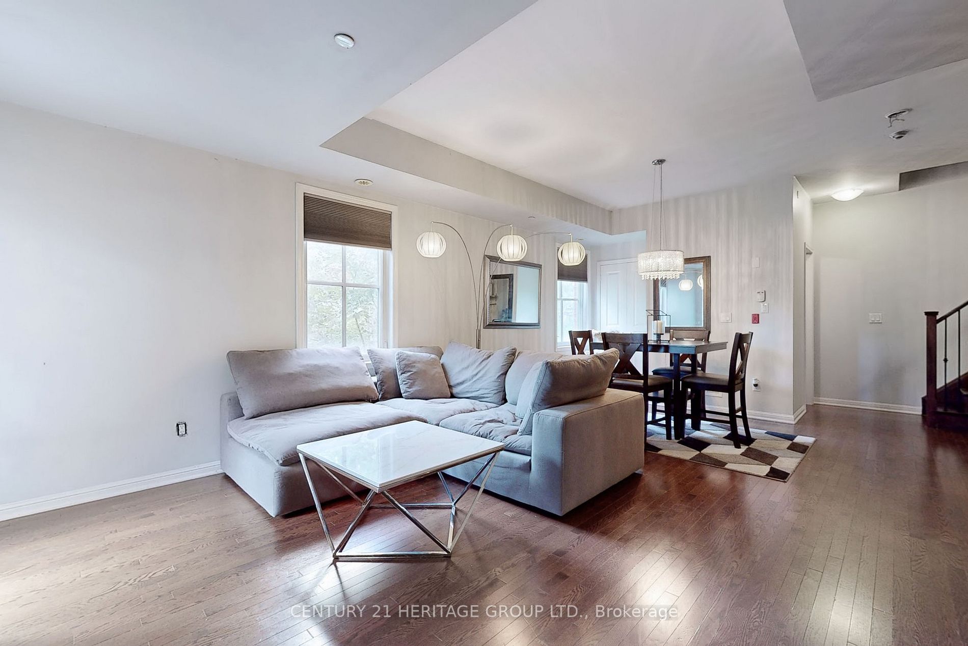 9589 Keele St, #206