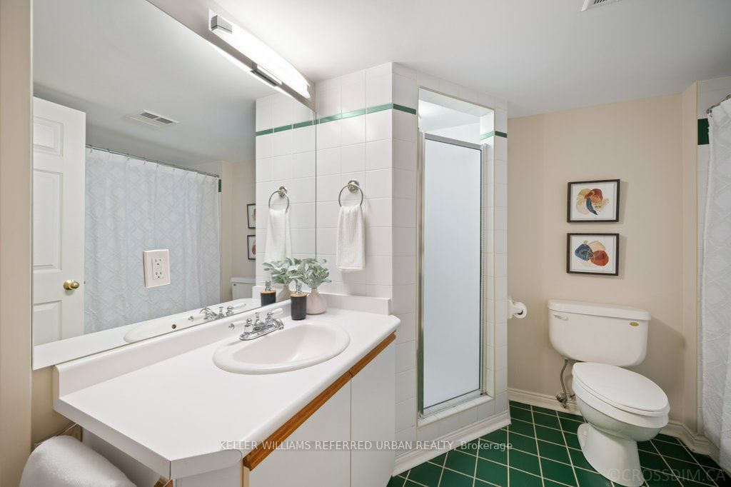 85 Wellington Street W, #103