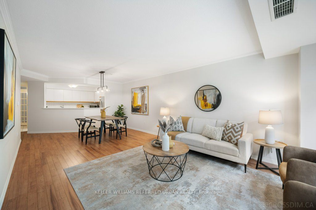 85 Wellington Street W, #103