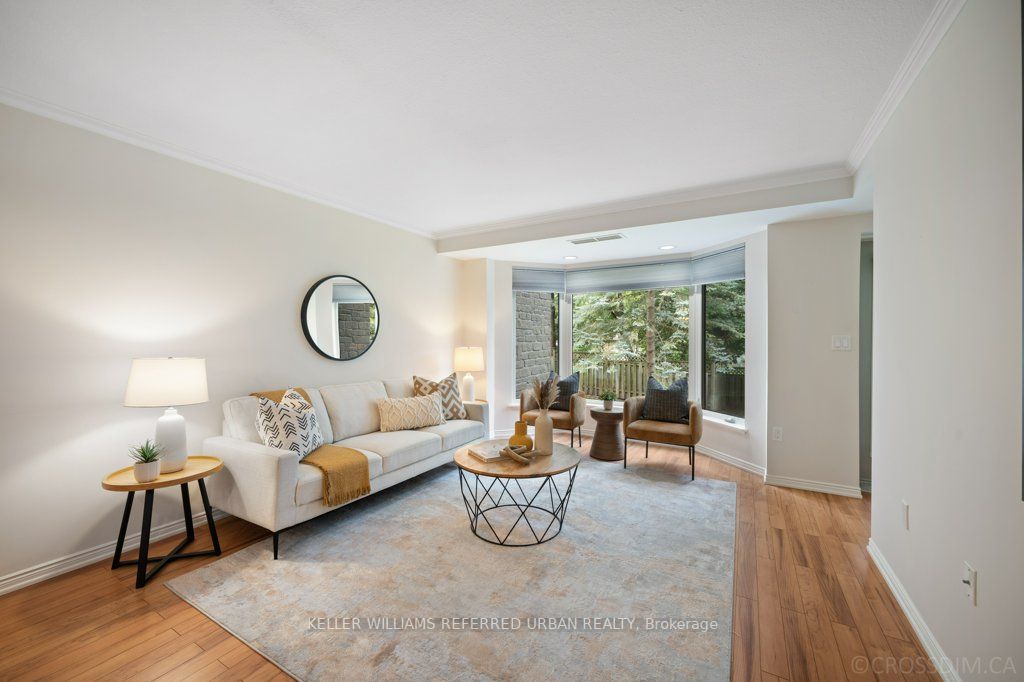85 Wellington Street W, #103