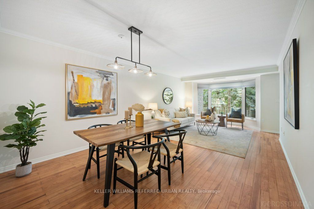 85 Wellington St W, #103