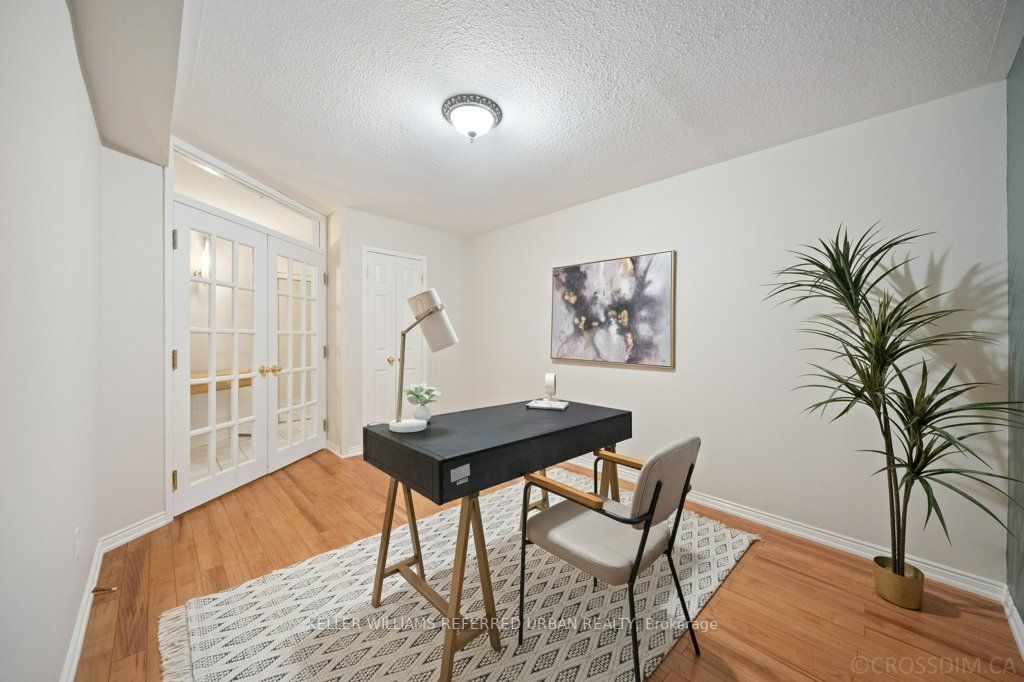85 Wellington Street W, #103