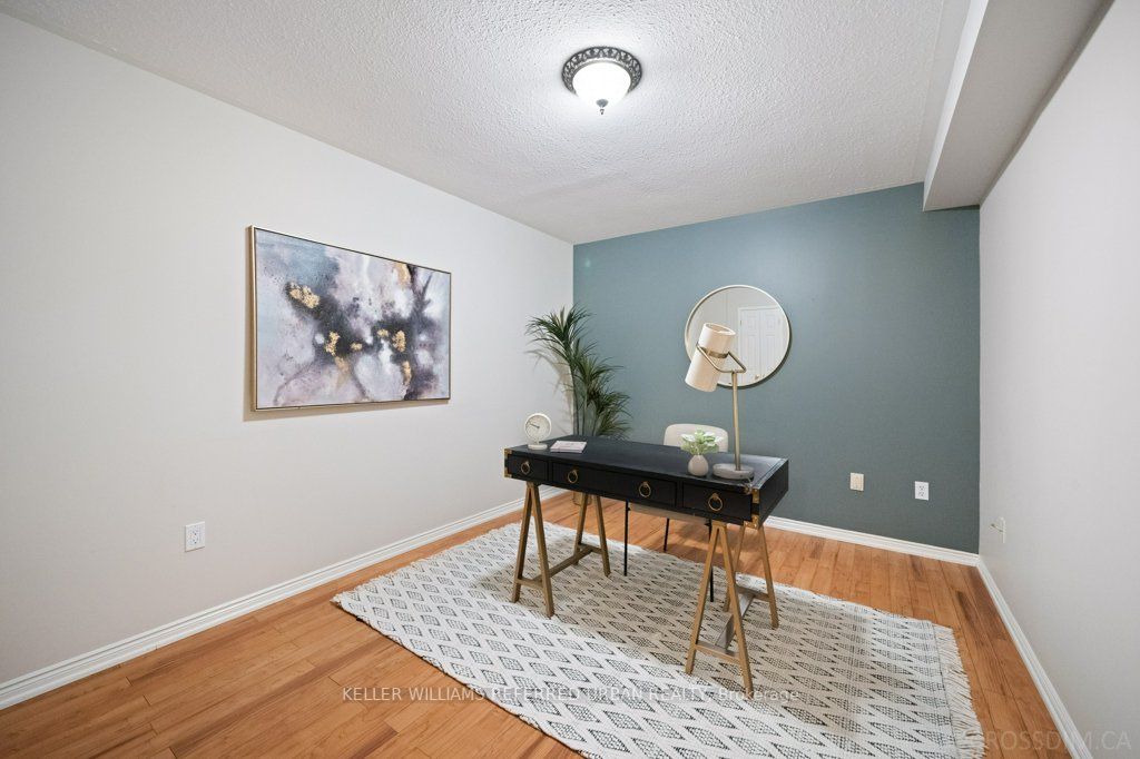 85 Wellington Street W, #103