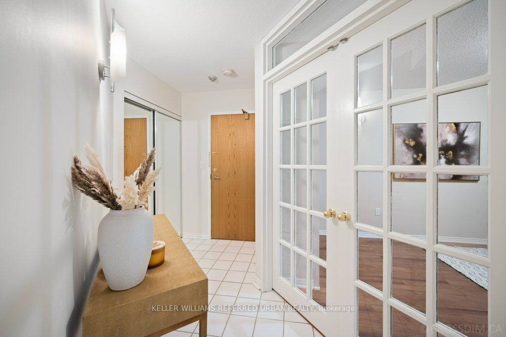 85 Wellington Street W, #103