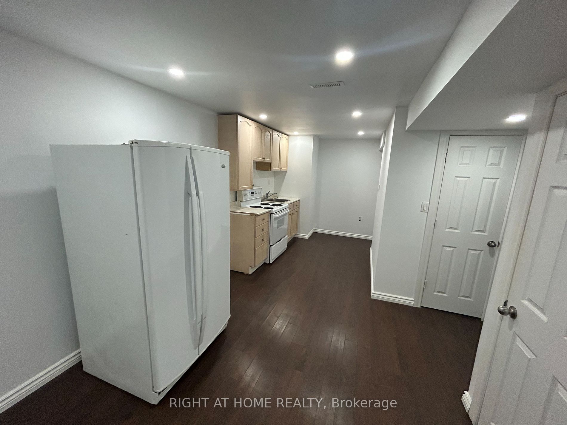 411 Sandford St, #Lower