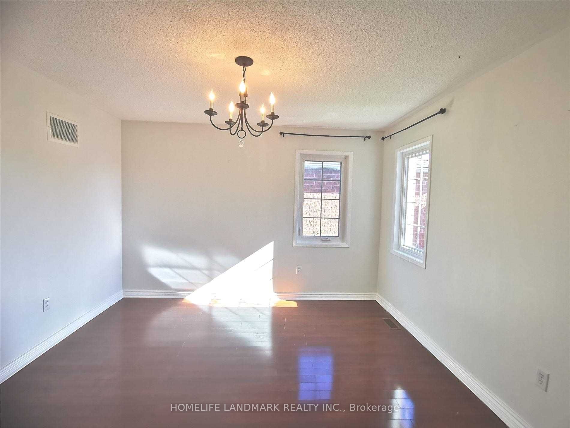 135 Stonebriar Dr