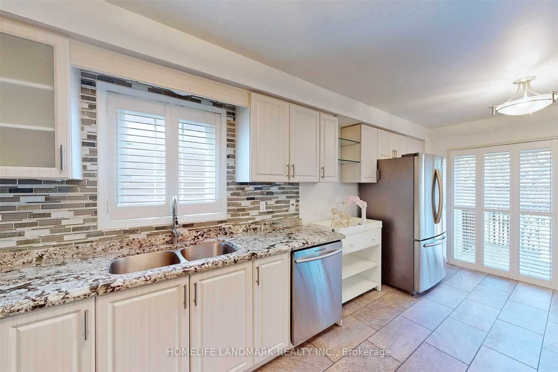 135 Stonebriar Dr