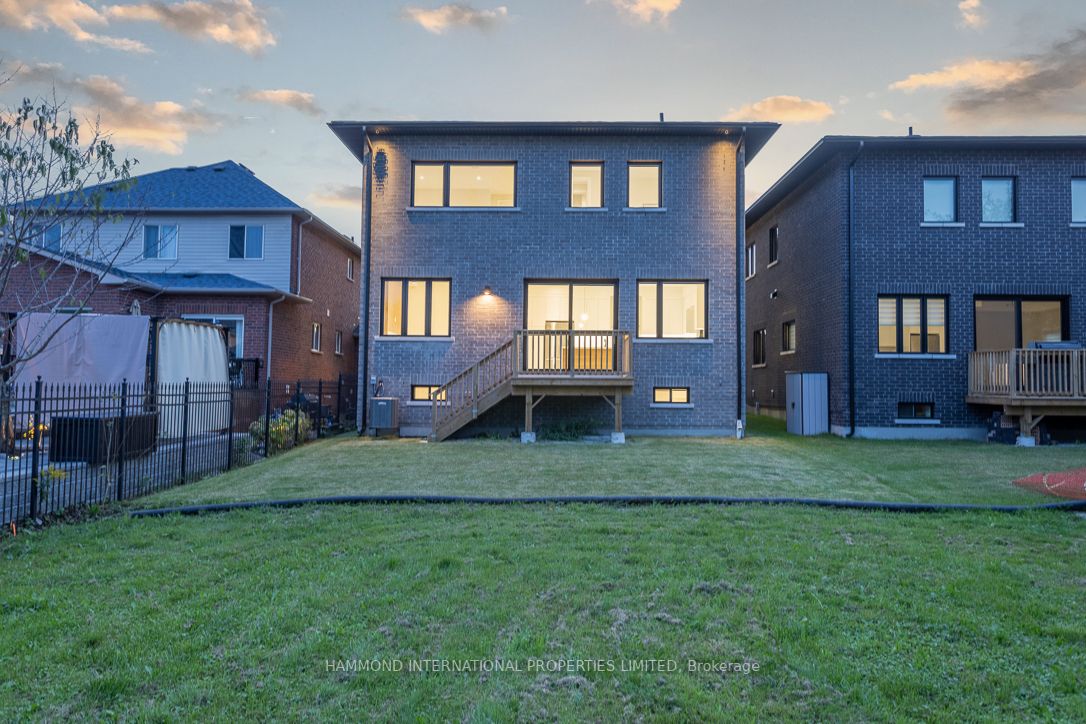 17 Leyburn Avenue