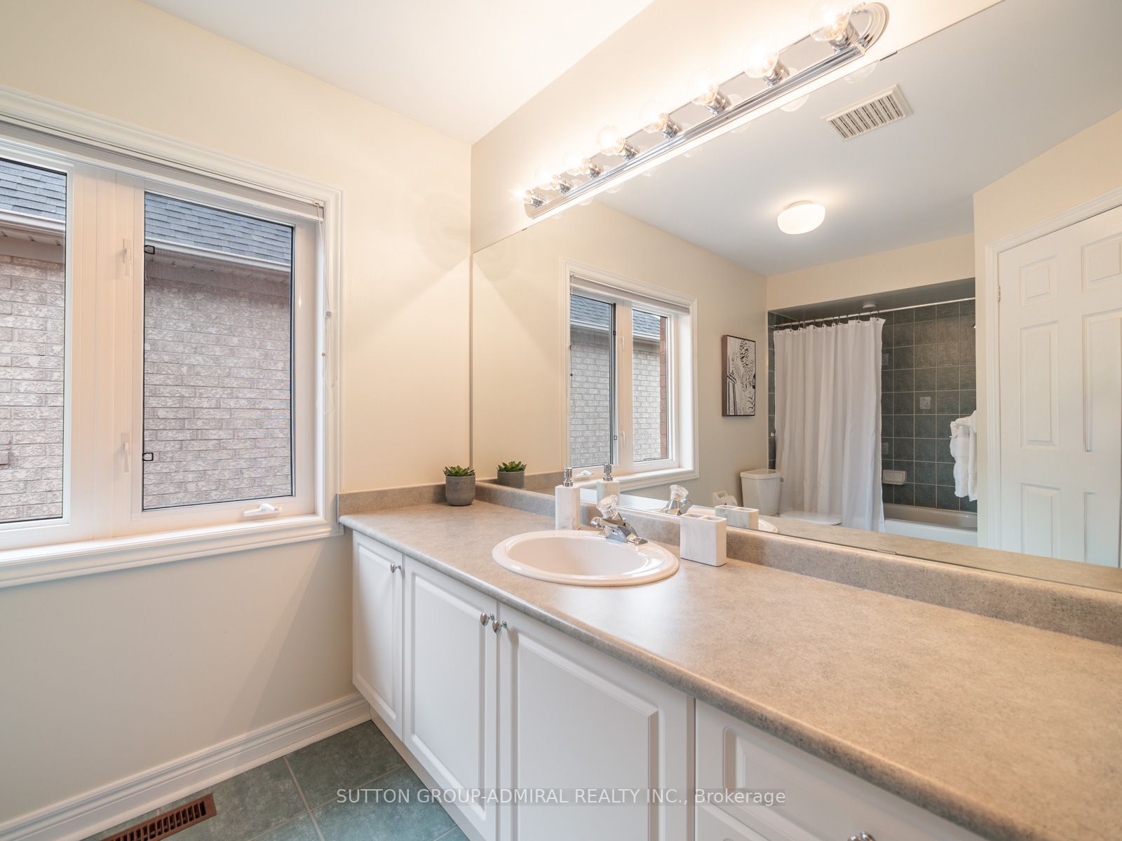 77 Francesca Crt