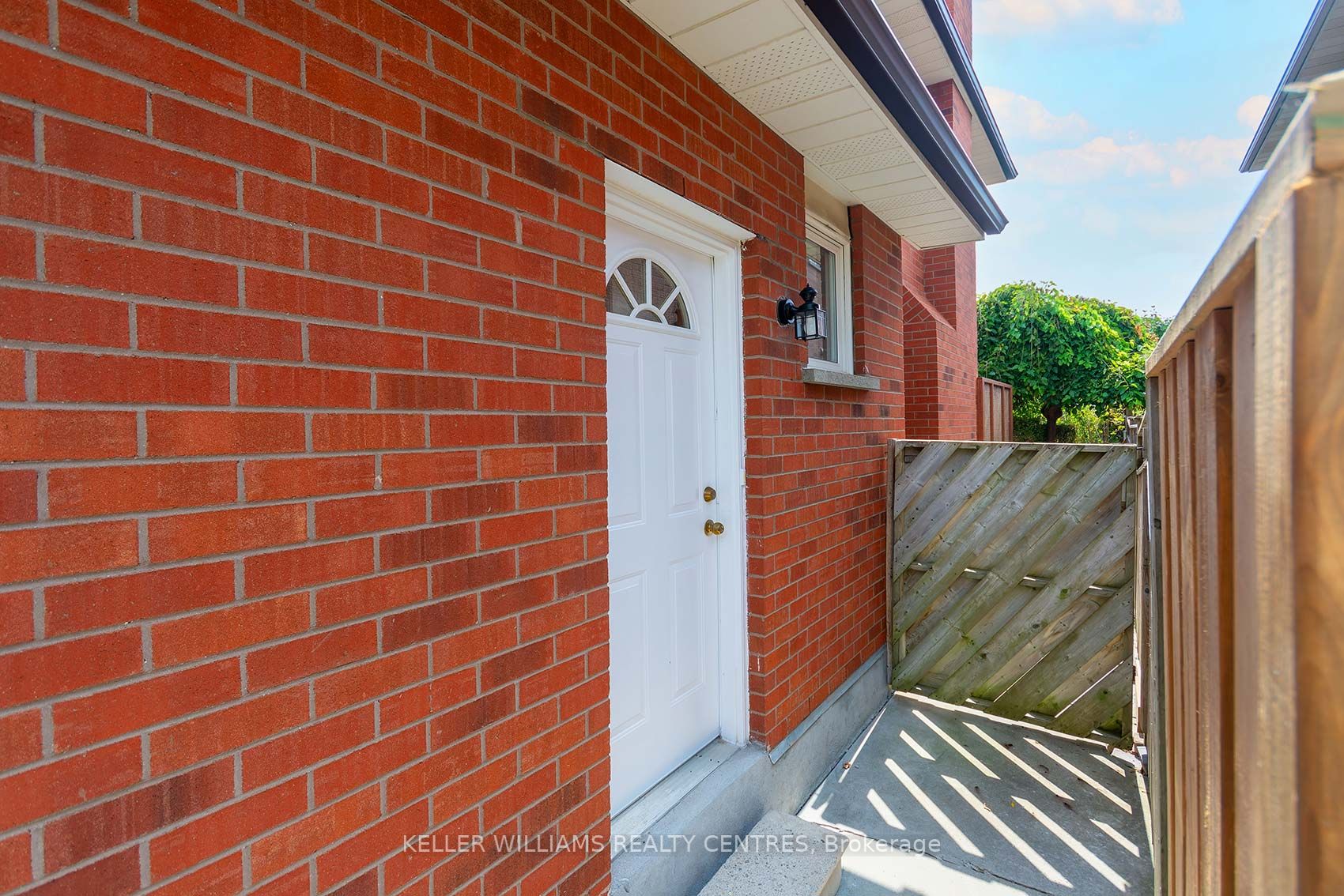 56 Ballard Crescent