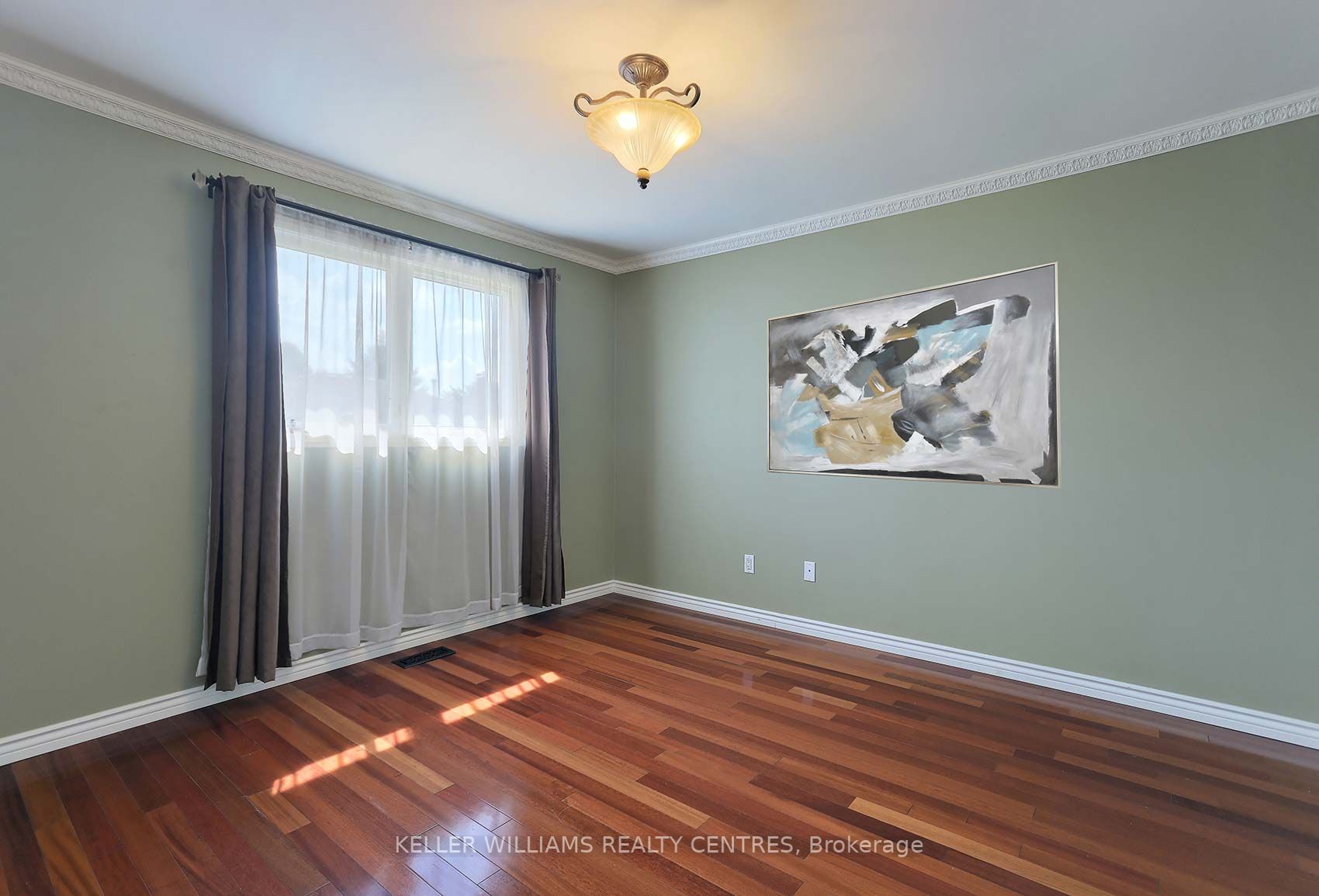 56 Ballard Crescent