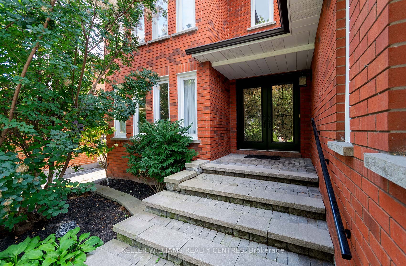 56 Ballard Cres