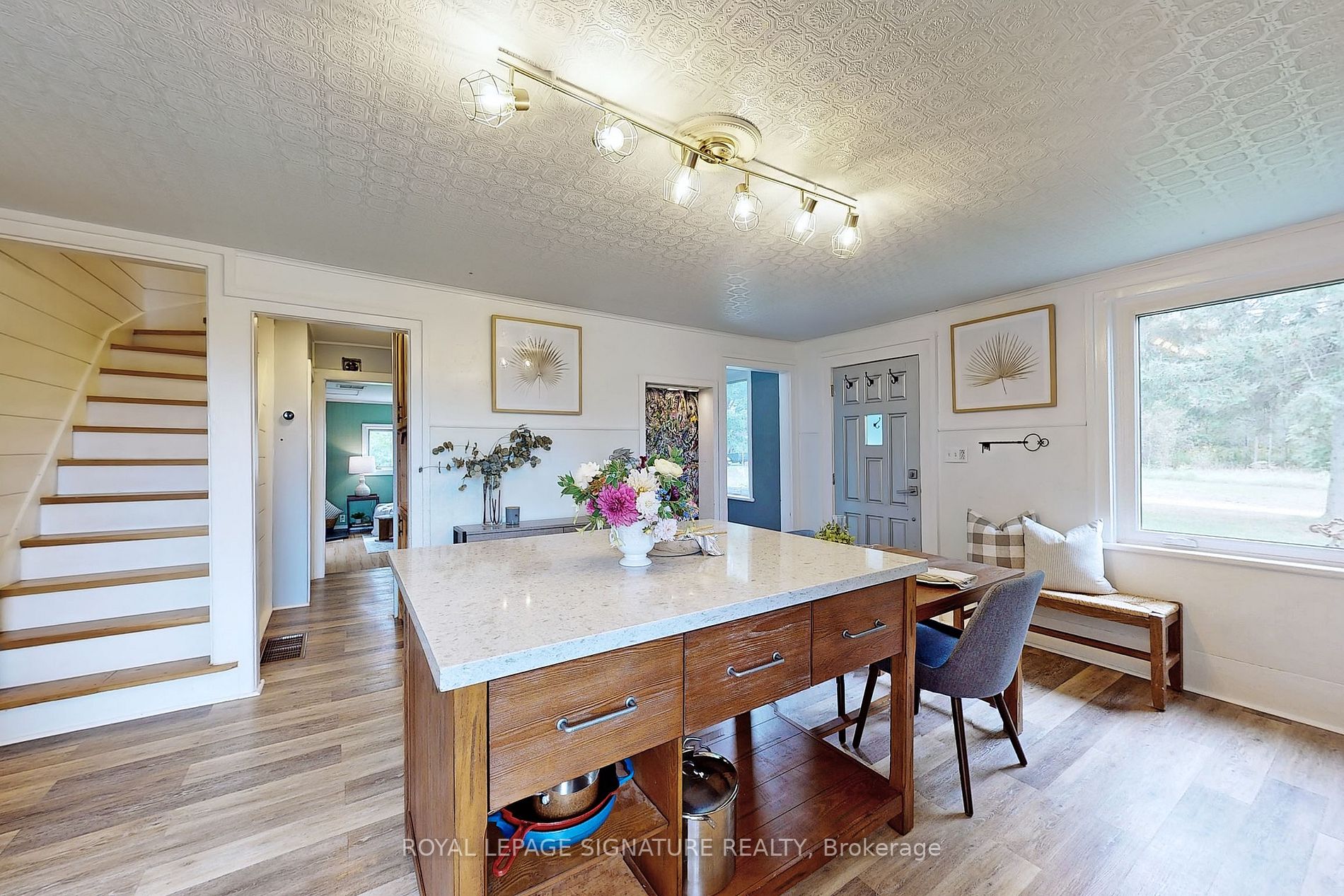 30 Hunters Rd