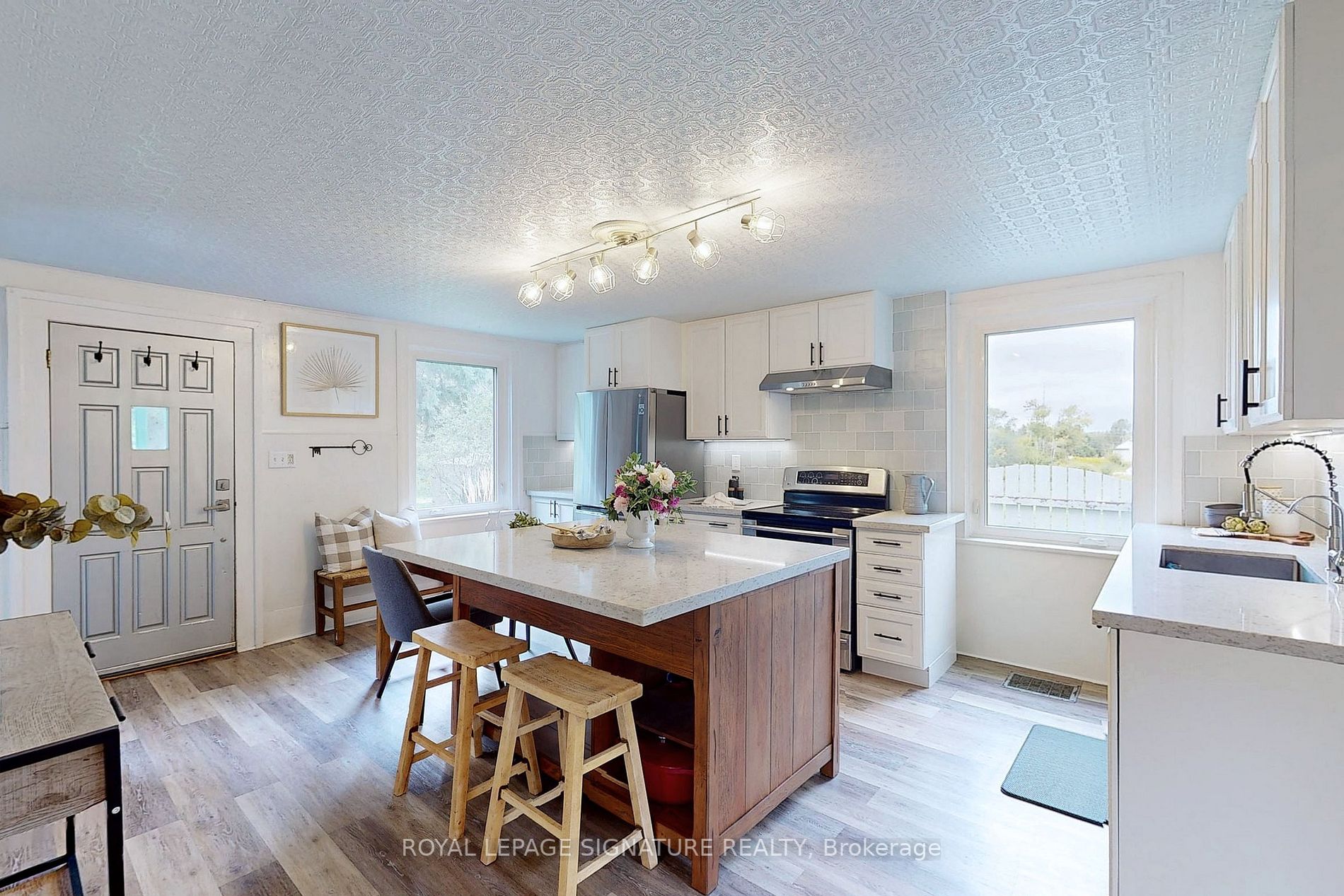 30 Hunters Rd