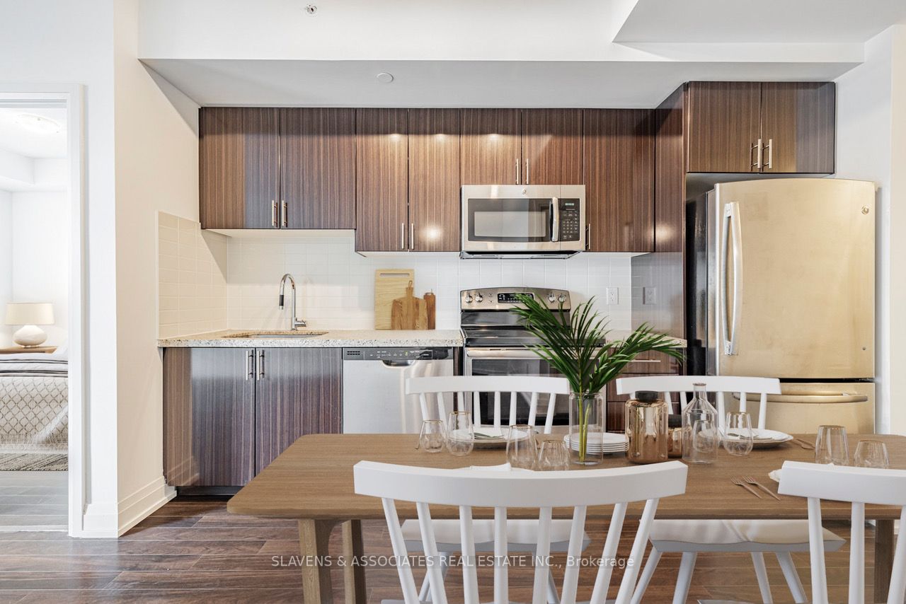 7167 Yonge St, #1411