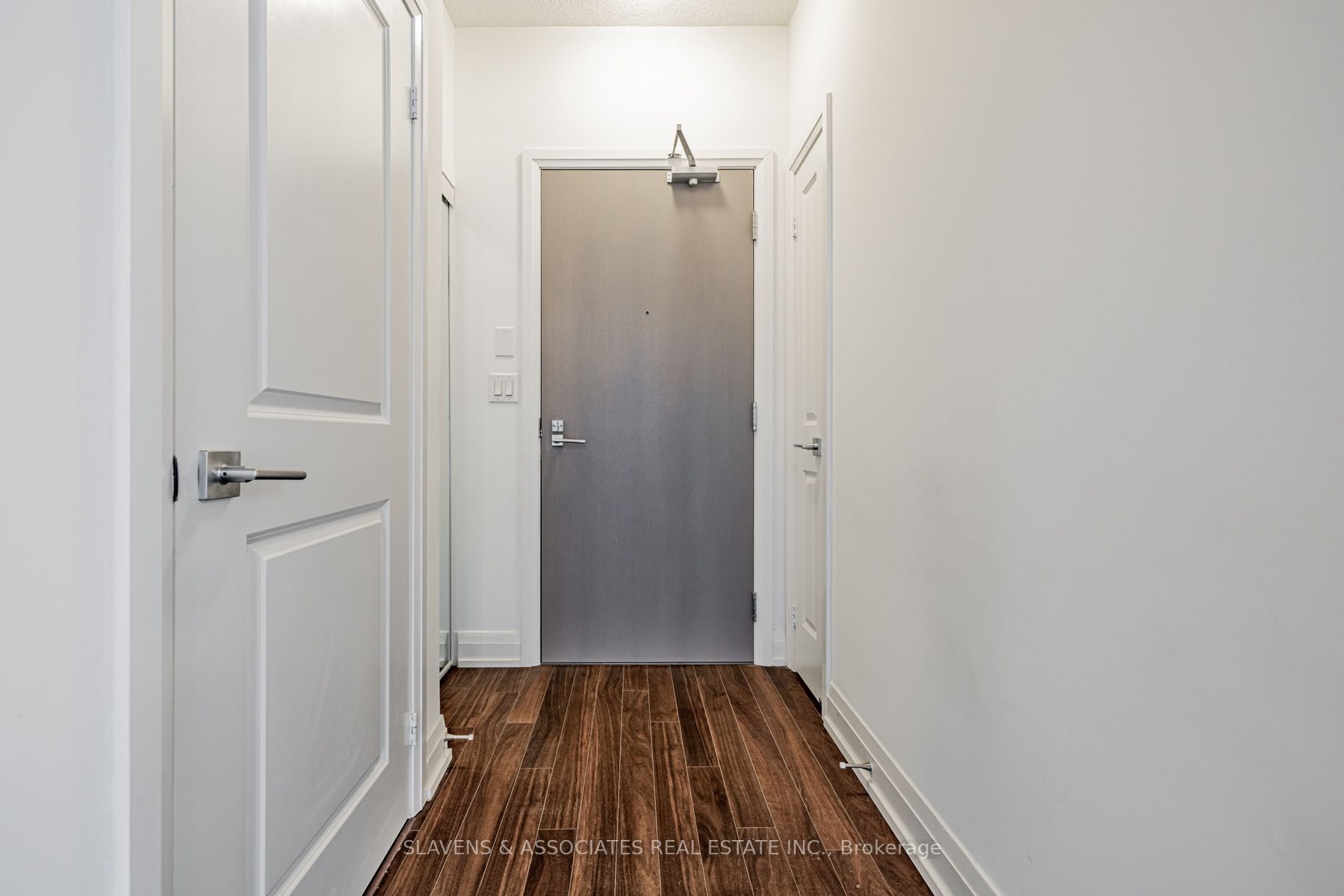 7167 Yonge St, #1411