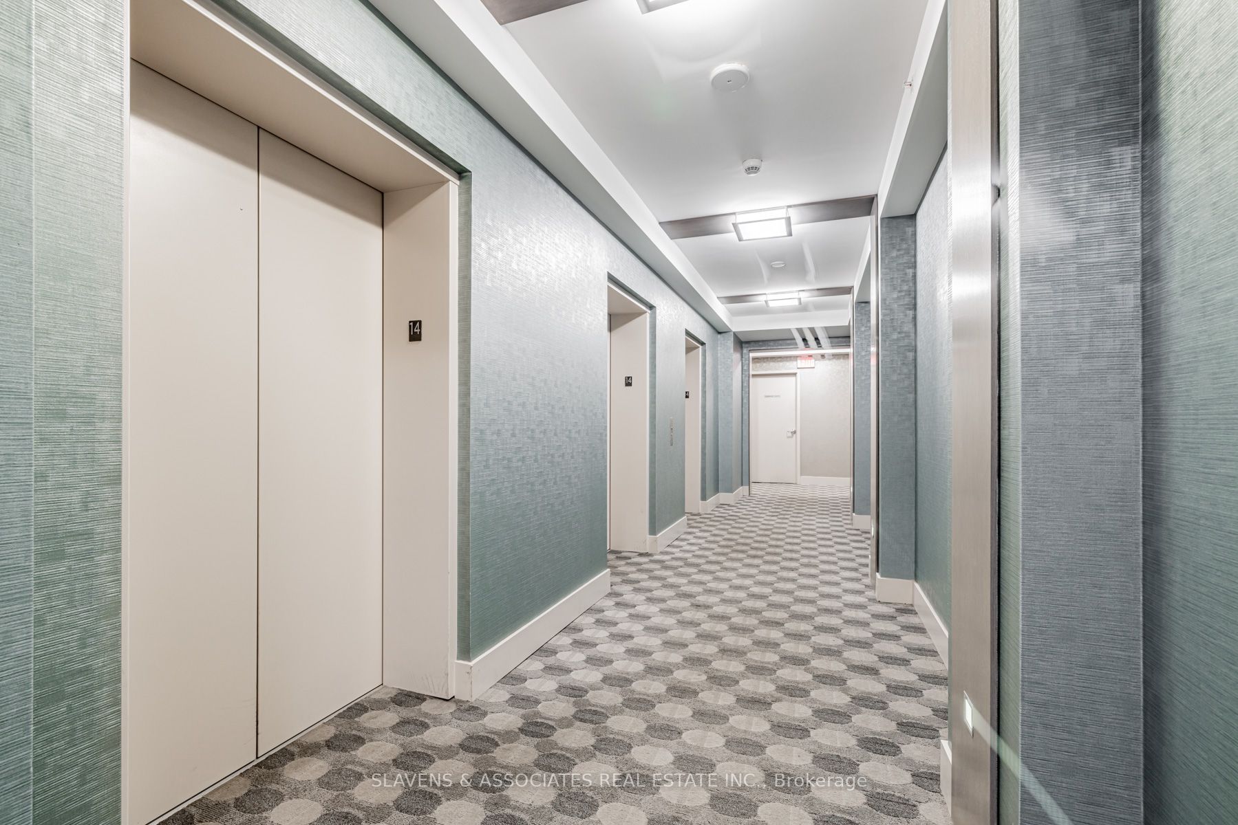 7167 Yonge St, #1411