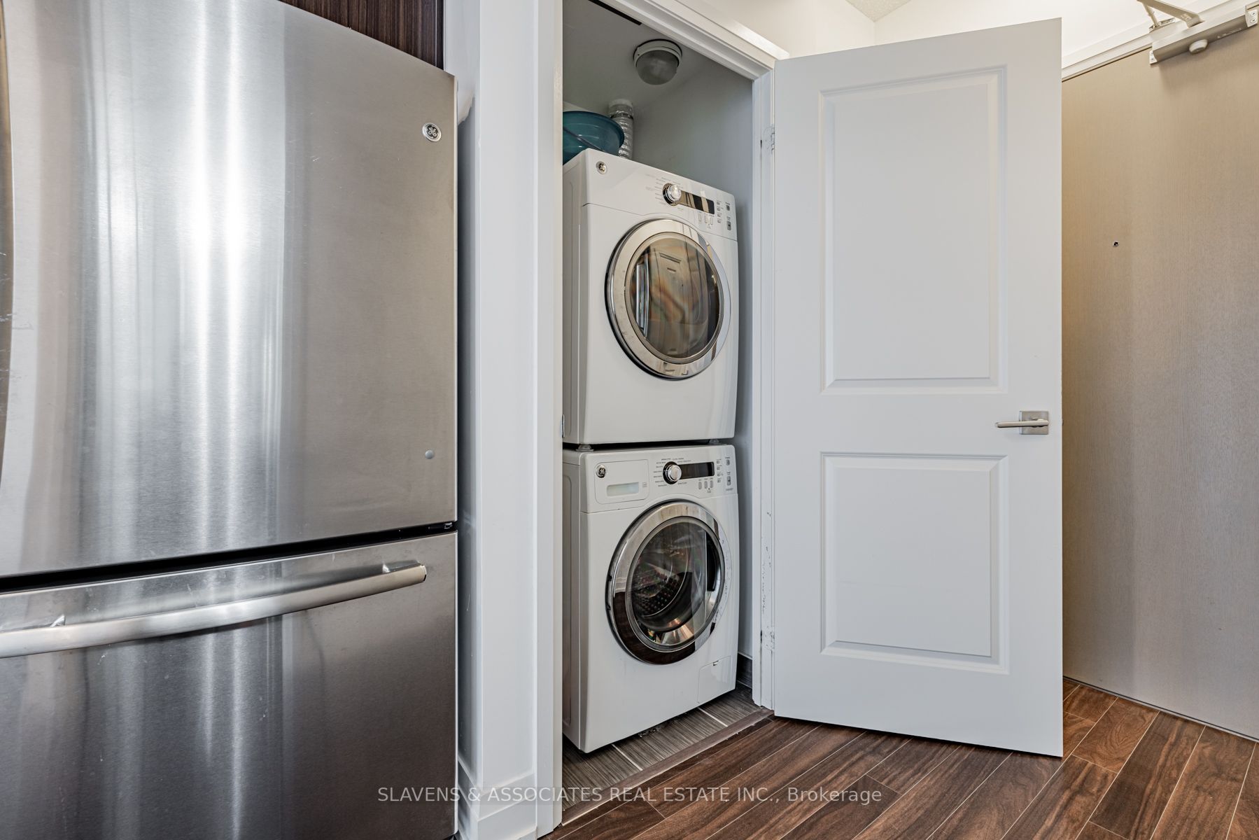7167 Yonge St, #1411