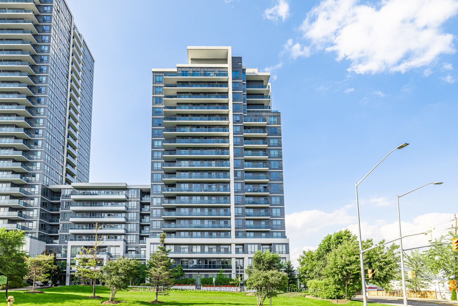 7167 Yonge St, #1411