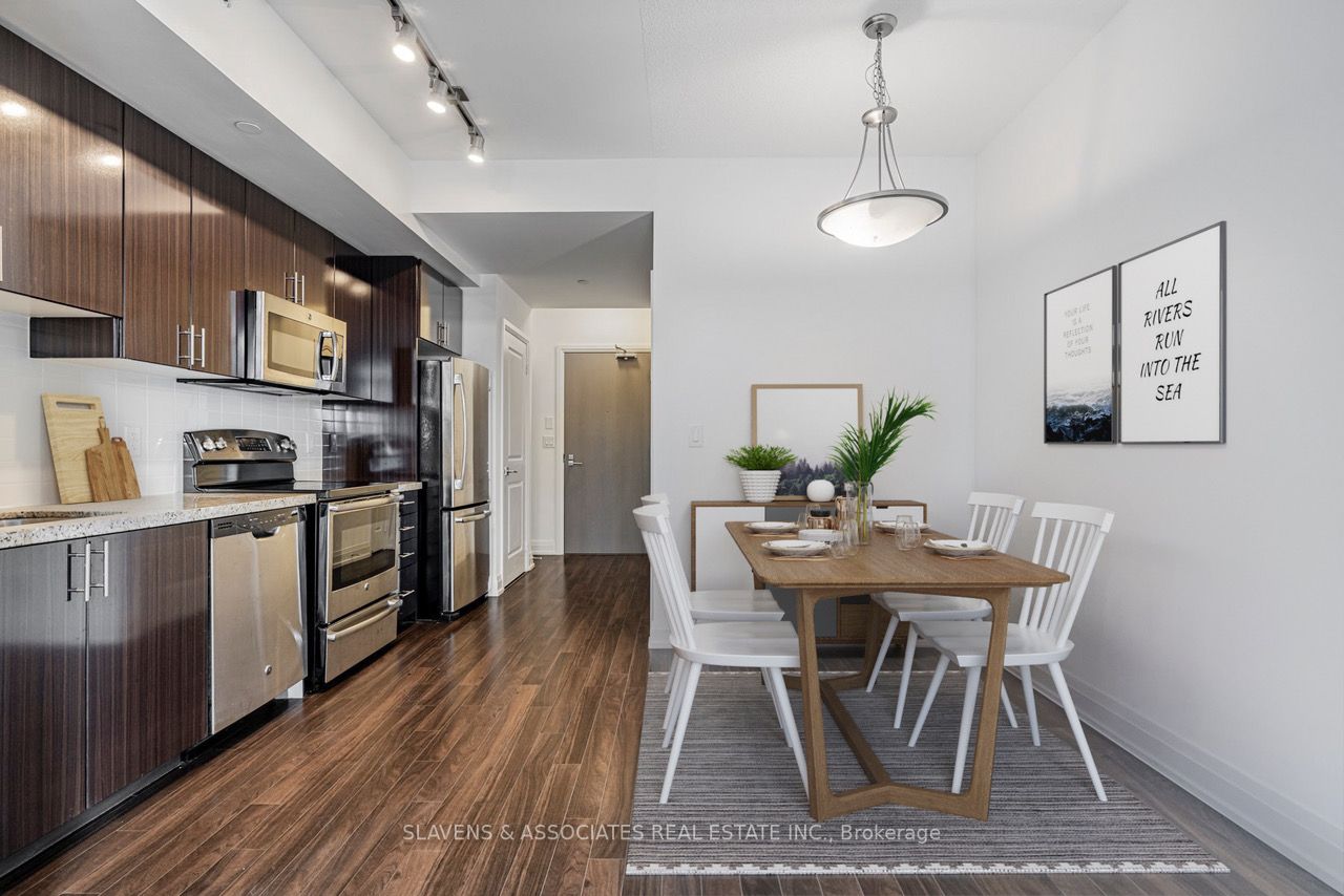 7167 Yonge St, #1411