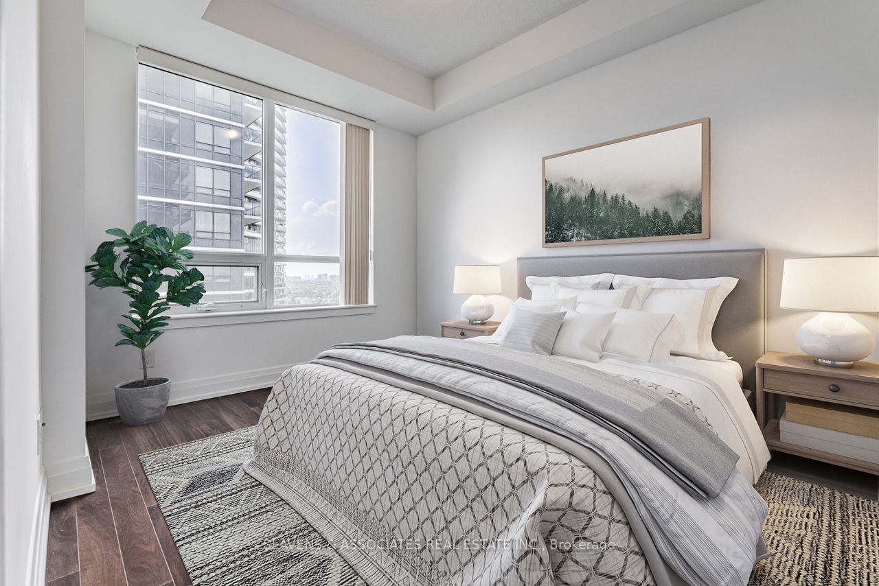 7167 Yonge St, #1411