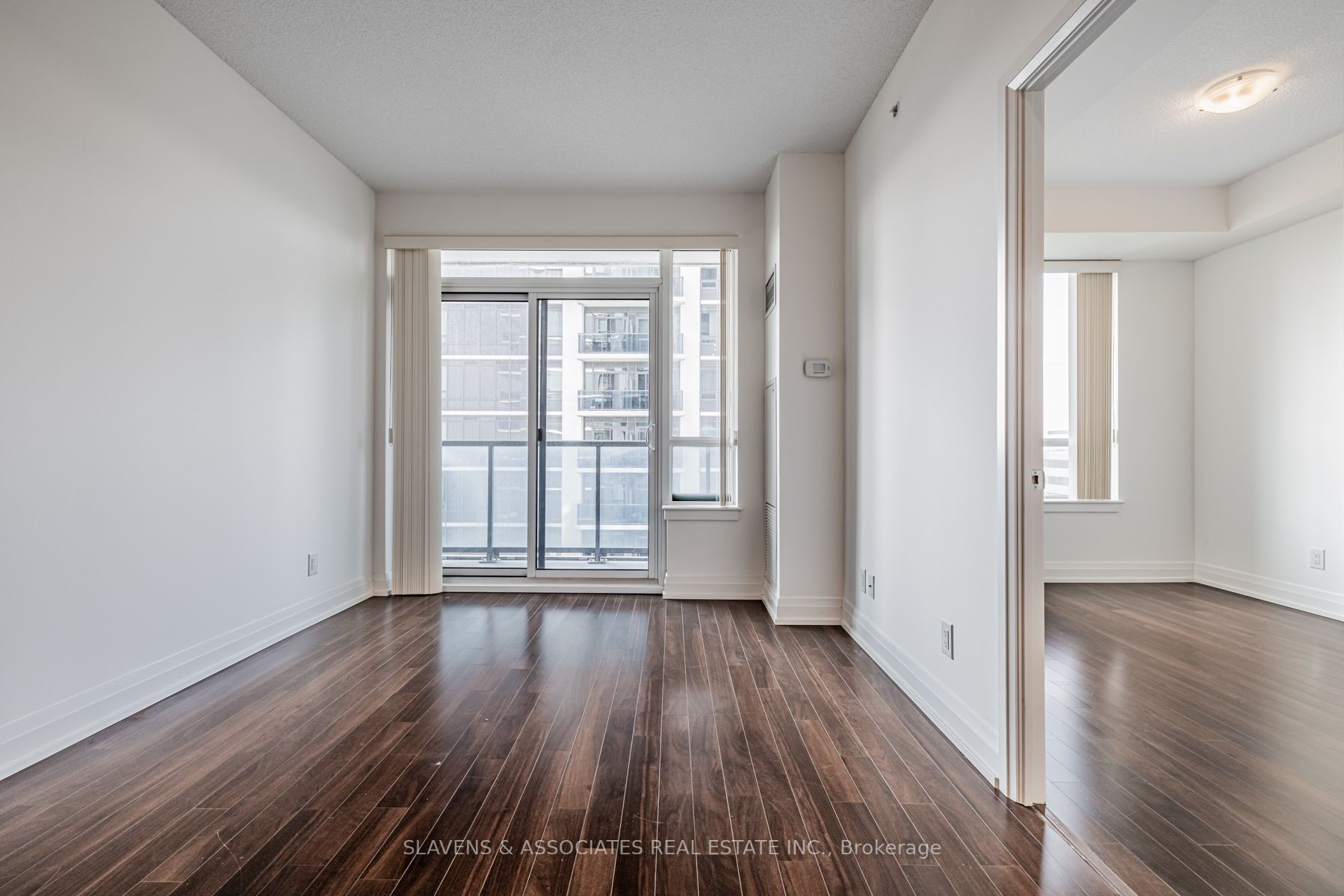 7167 Yonge St, #1411