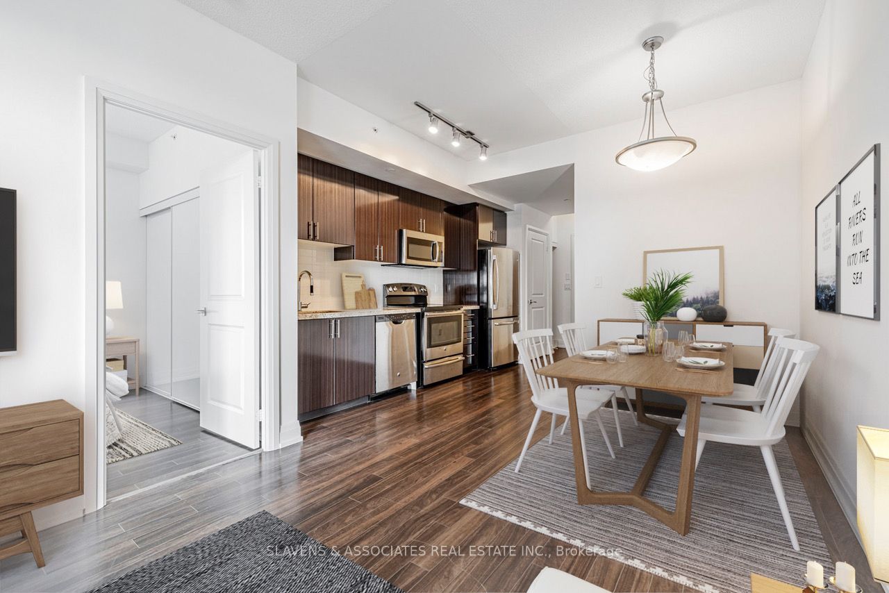 7167 Yonge St, #1411