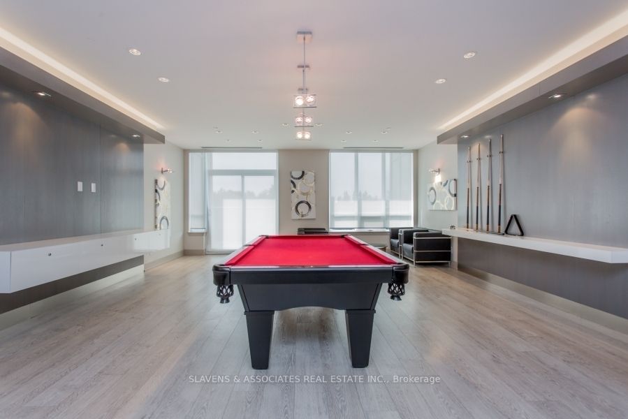 7167 Yonge St, #1411