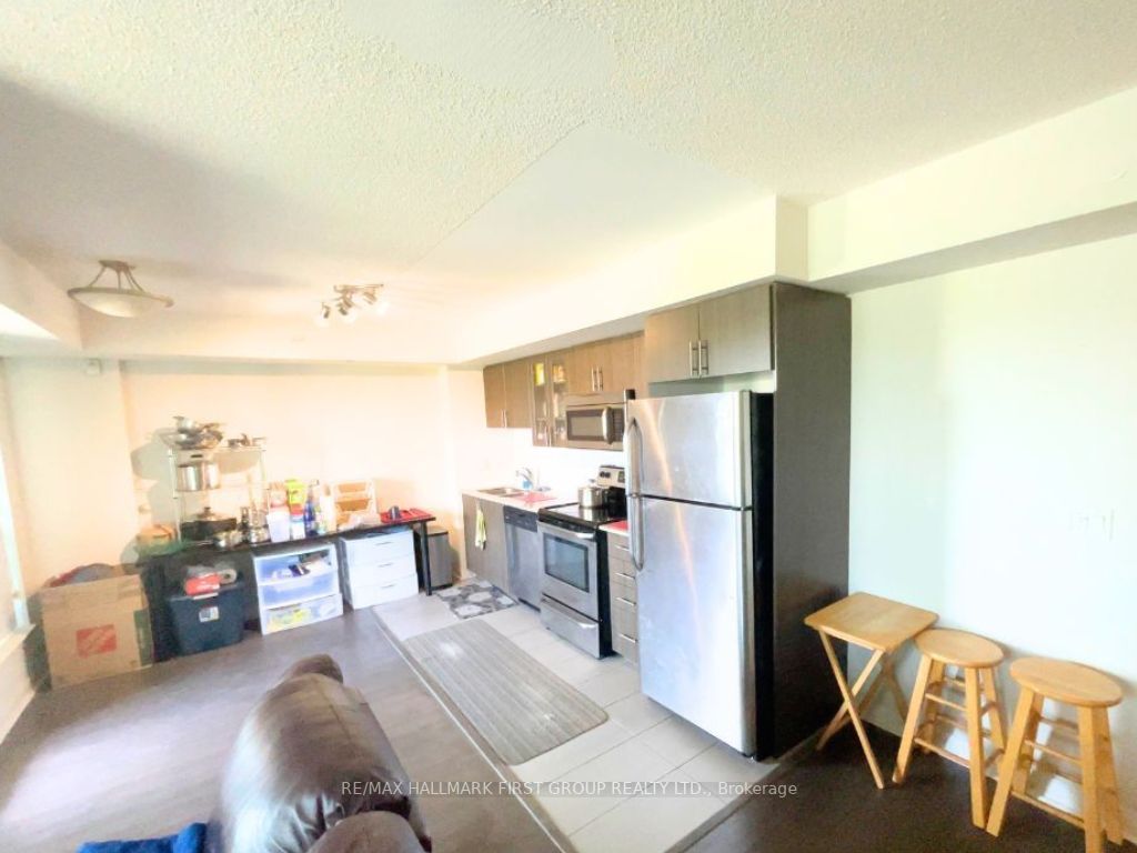75 Norman Bethune Avenue, #422