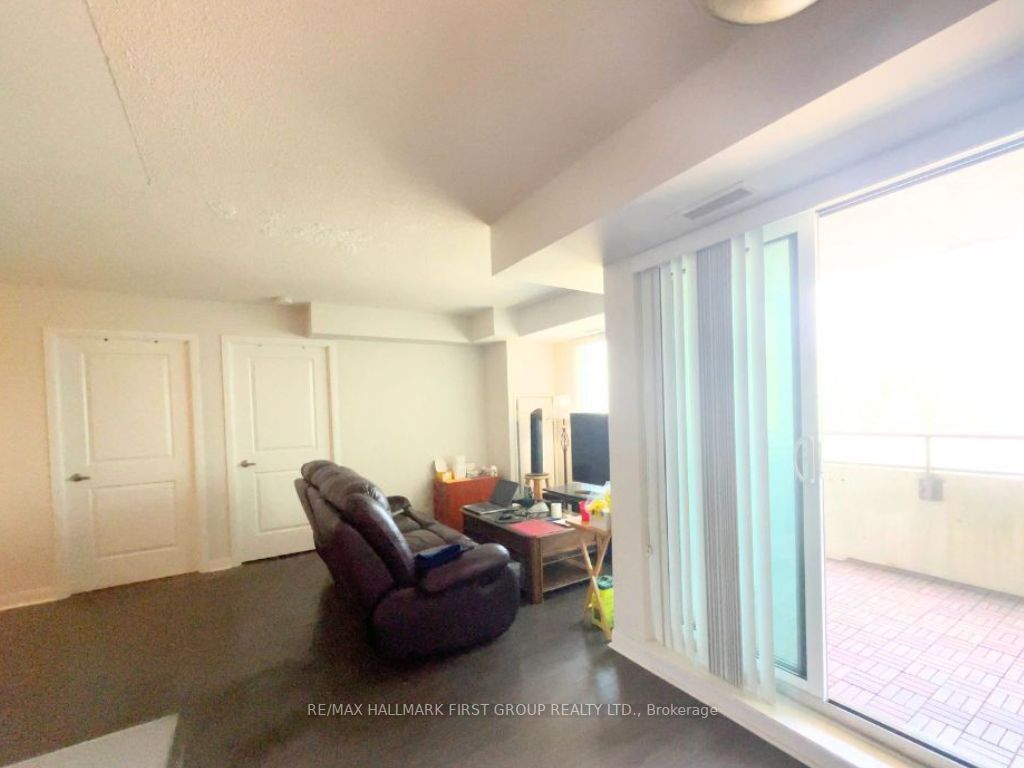 75 Norman Bethune Avenue, #422