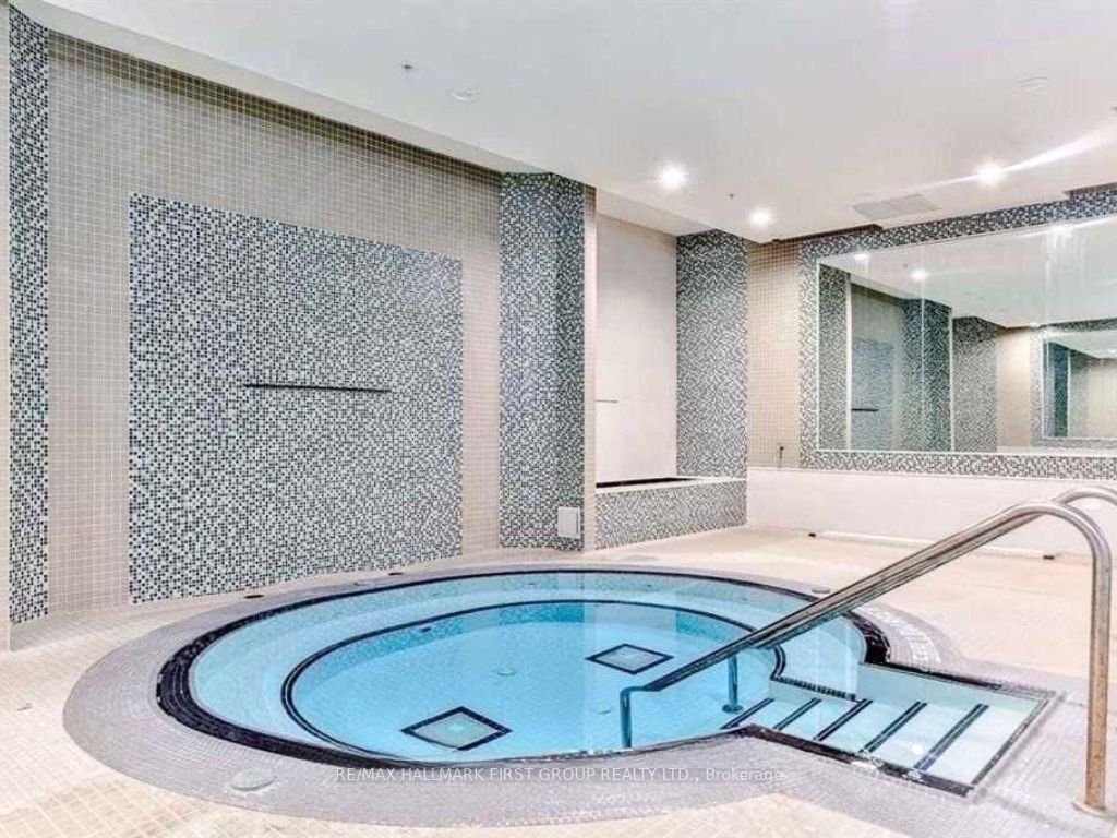 75 Norman Bethune Avenue, #422