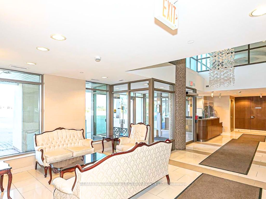75 Norman Bethune Avenue, #422