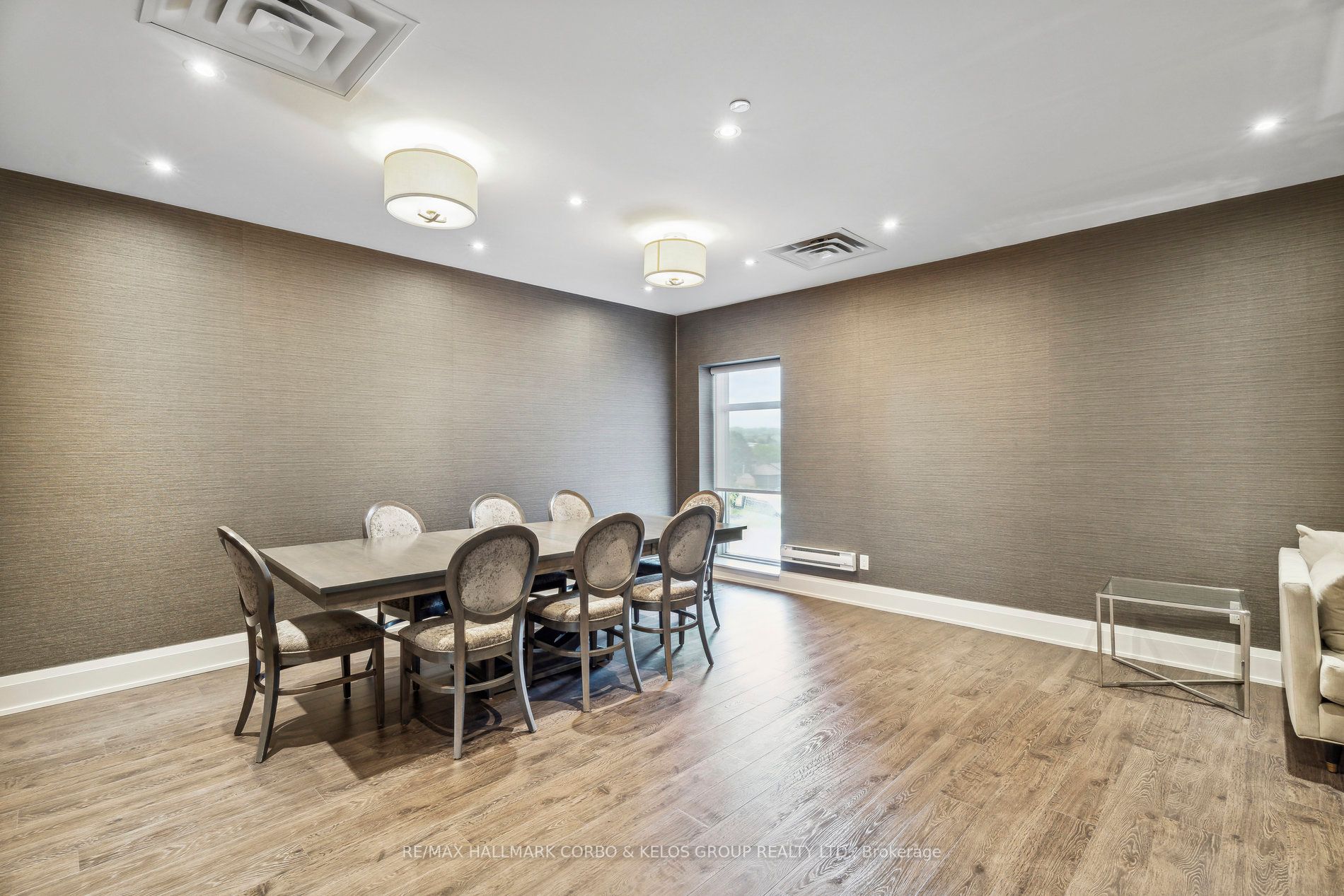 15277 Yonge Street, #201