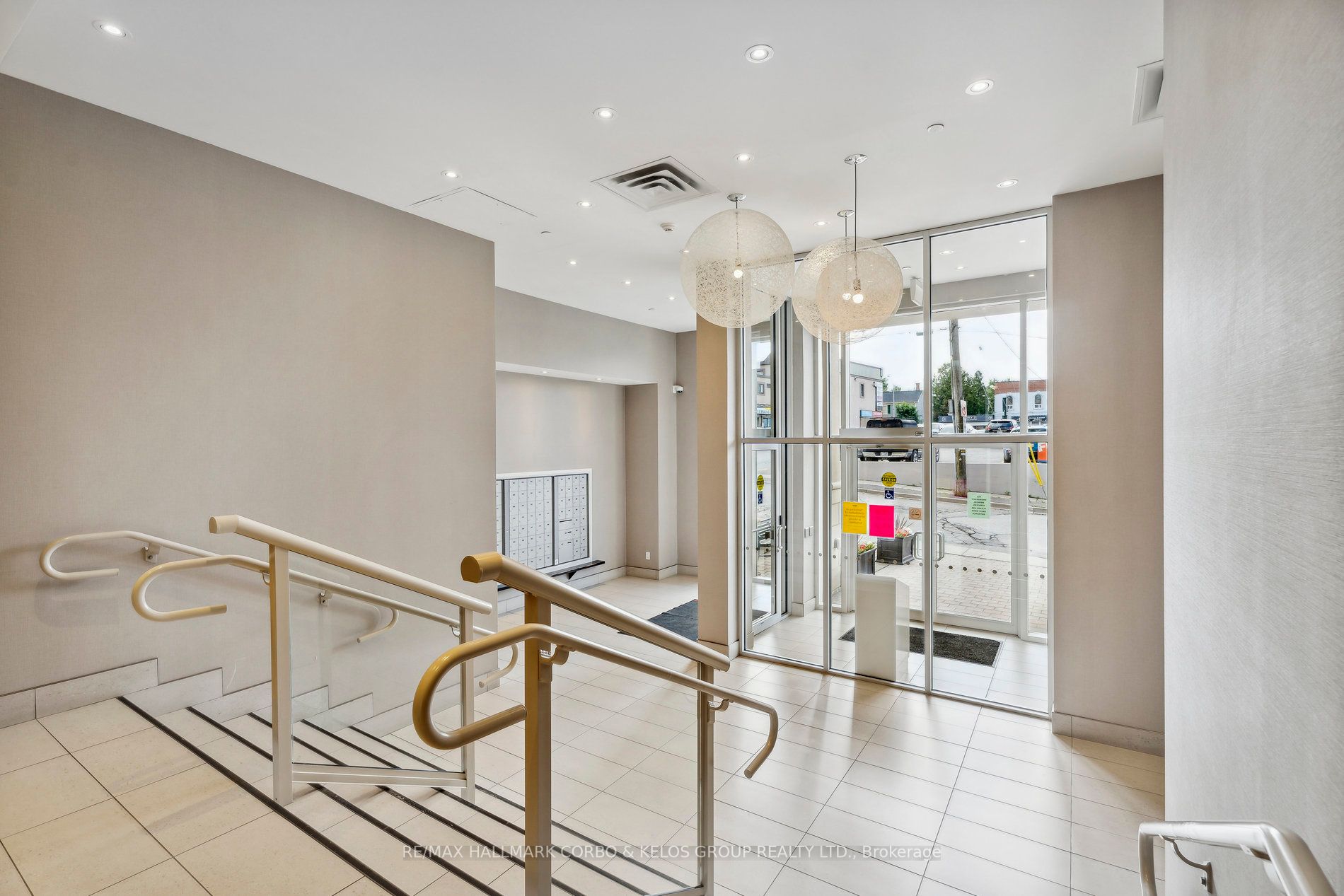 15277 Yonge Street, #201