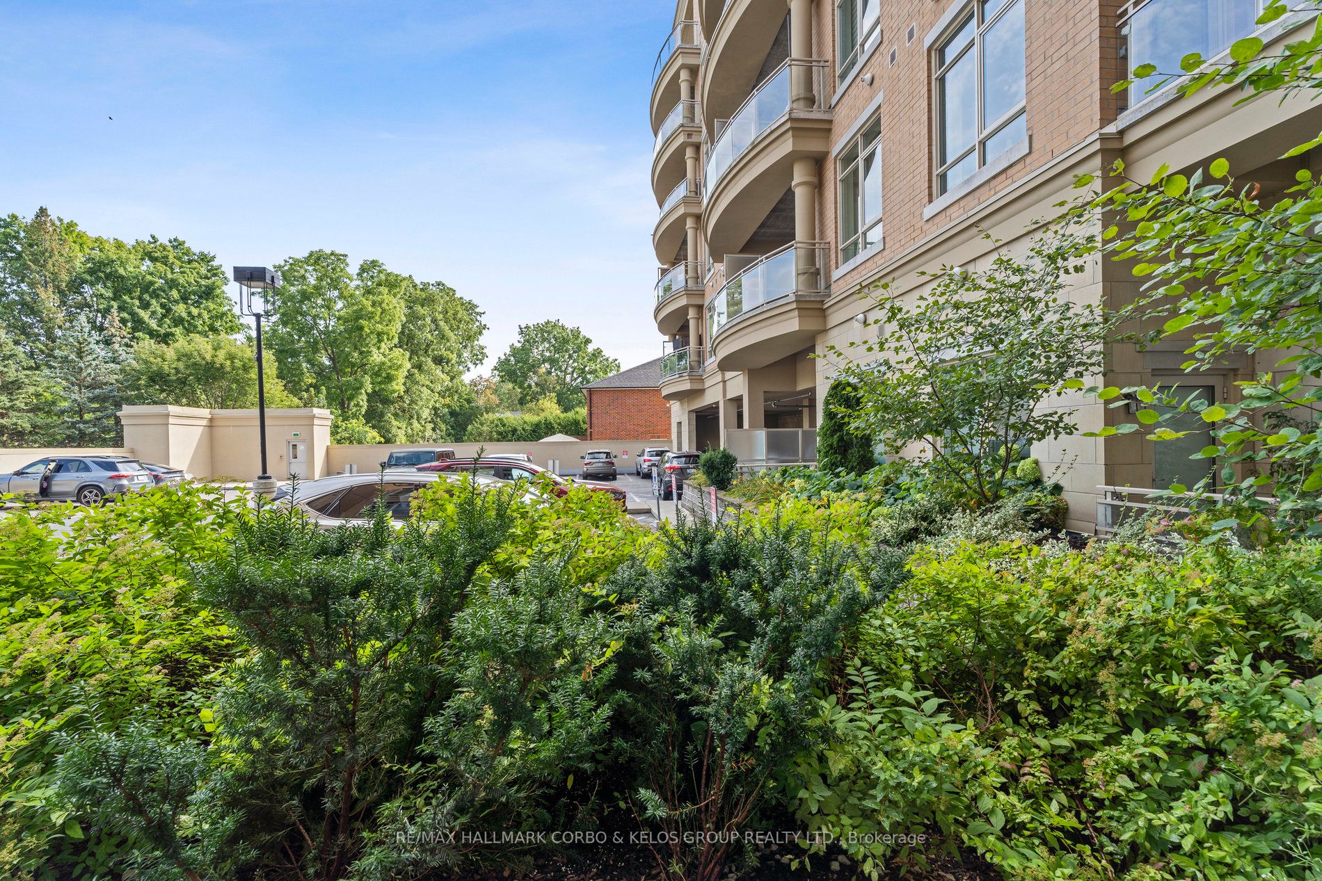 15277 Yonge Street, #201