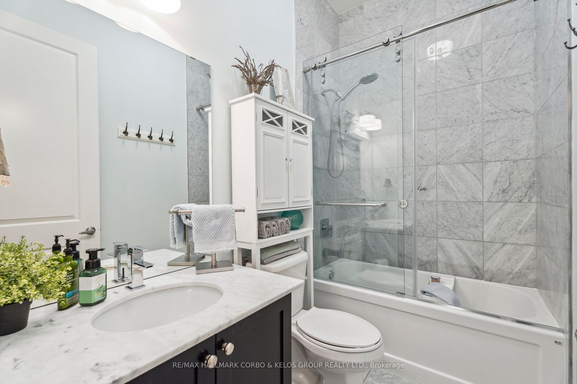 15277 Yonge Street, #201