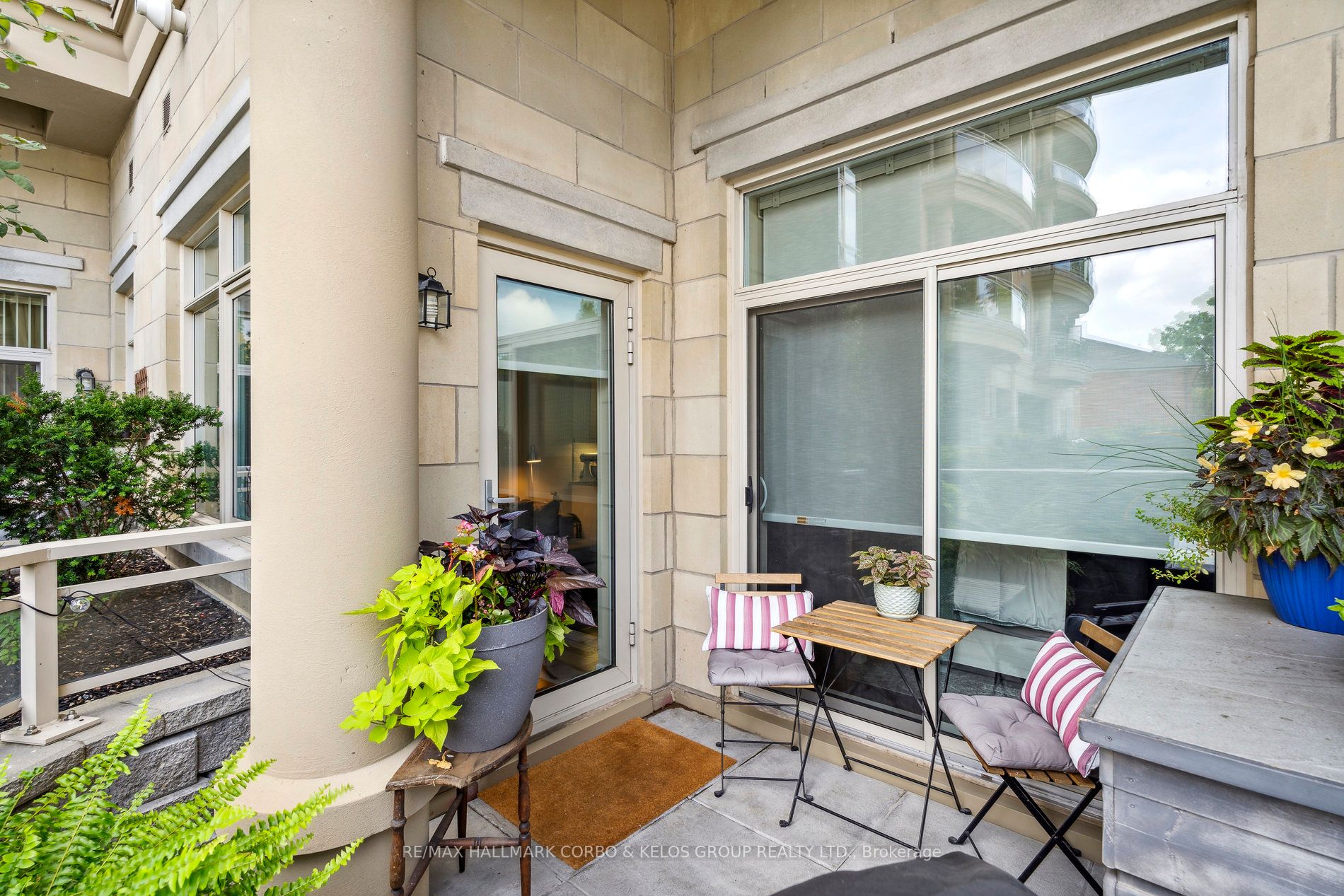 15277 Yonge Street, #201